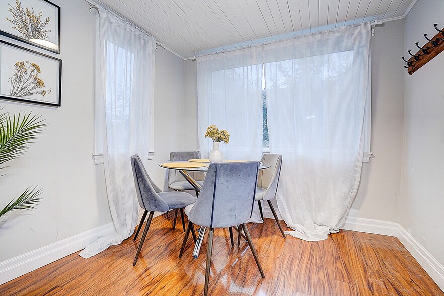 More Photos Of 12 Vincent St, Newmarket Office For Sale