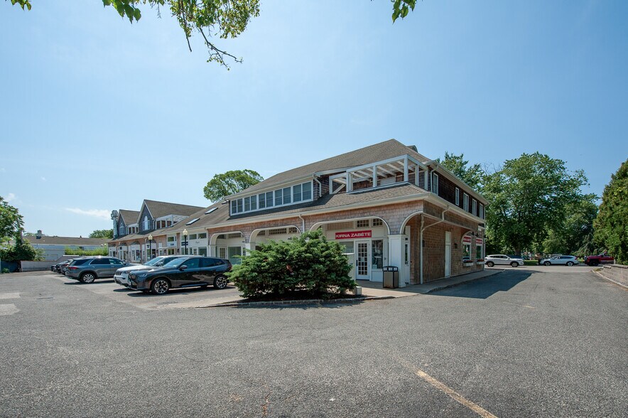 More Photos Of 66 Newtown Ln, East Hampton Storefront Retail Office For Lease