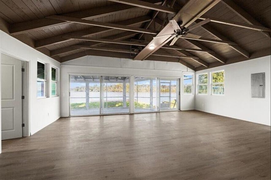 More Photos Of 13555 County Road 13 N, Saint Augustine Specialty For Lease