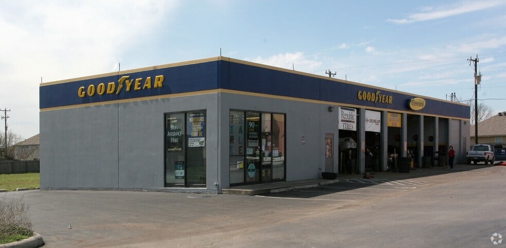 More Photos Of 8015 Bandera Rd, San Antonio Storefront Retail Office For Sale