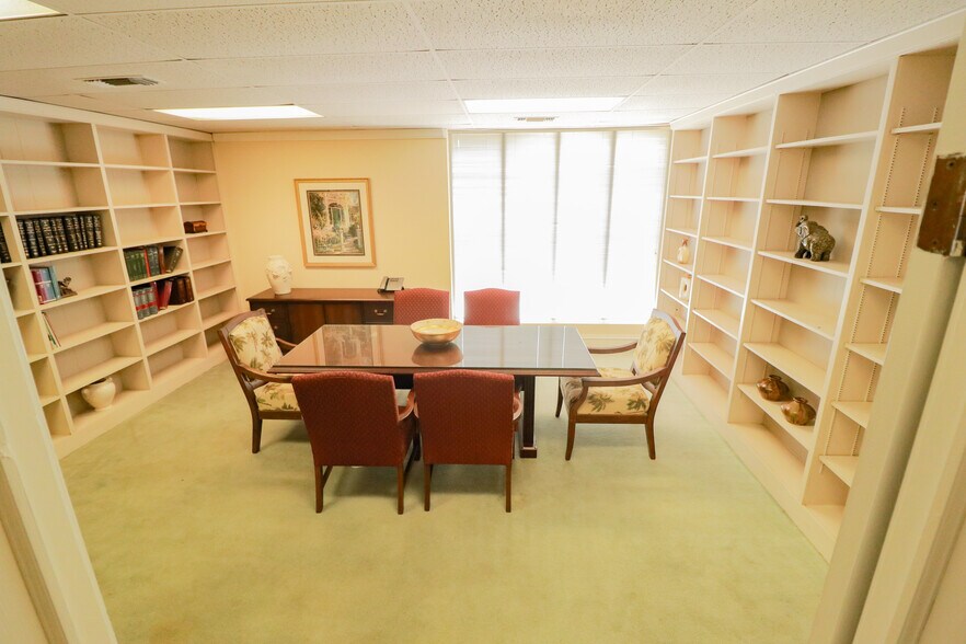 More Photos Of 459 S McDonough St, Montgomery Medical For Sale