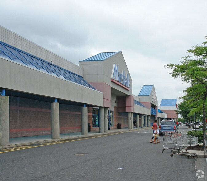 Primary Photo Of 1220-1250 Old Country Rd, Westbury Unknown For Lease