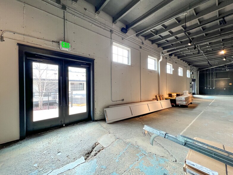 More Photos Of 11 Sullivan Way, Asheville Warehouse For Lease