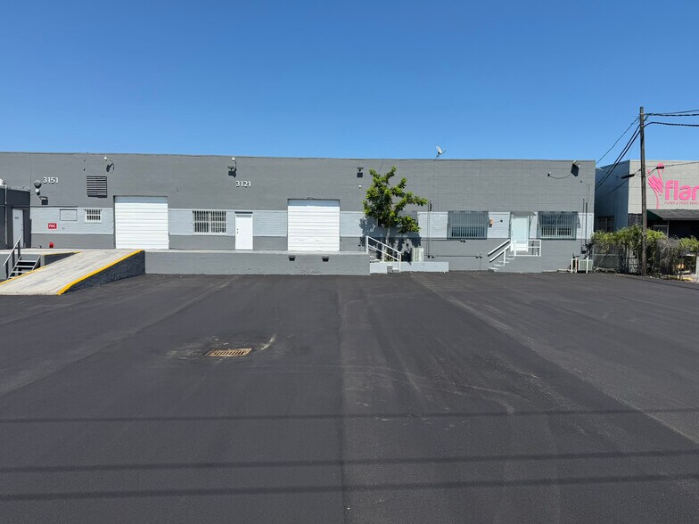 Primary Photo Of 3121-3171 E 11th Ave, Hialeah Warehouse For Lease