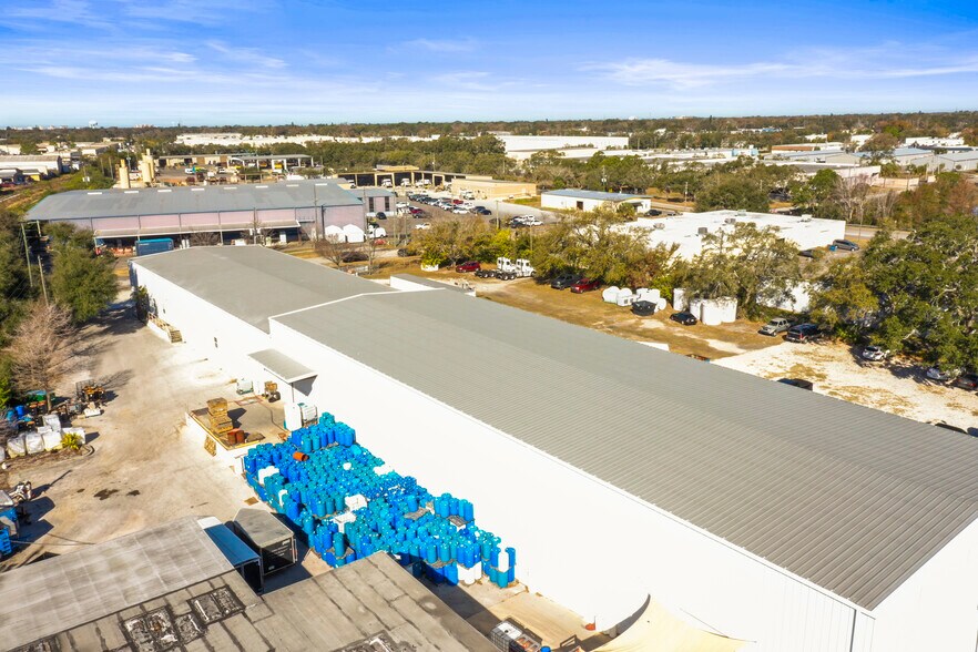 More Photos Of 1555 Sunshine Dr, Clearwater Warehouse For Sale