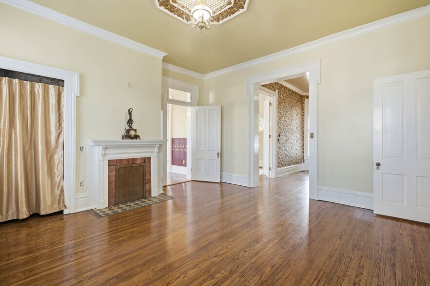 More Photos Of 303 E 4th St, Owensboro Office For Sale