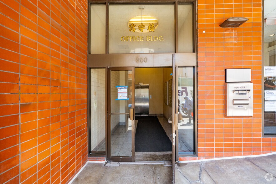 More Photos Of 950 Stockton St, San Francisco Office For Sale