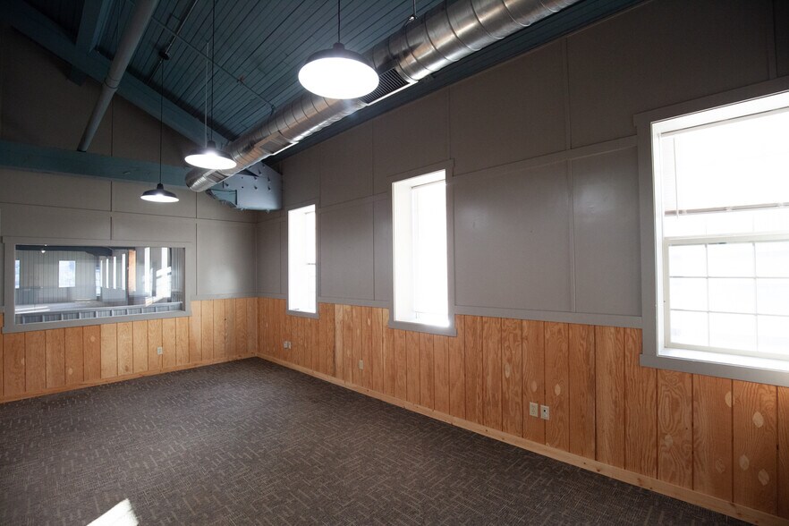 More Photos Of 9257 Bonner Mill Rd, Missoula Warehouse For Lease