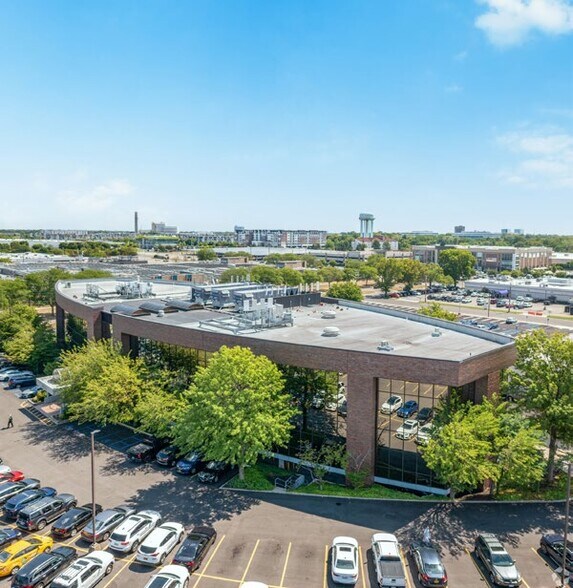 More Photos Of 825 E Gate Blvd, Garden City Office For Lease