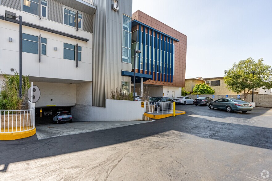 More Photos Of 1411 S Garfield Ave, Alhambra Office For Sale