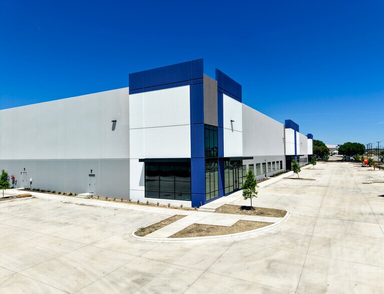 Primary Photo Of 5327 Eisenhauer Rd, San Antonio Unknown For Lease