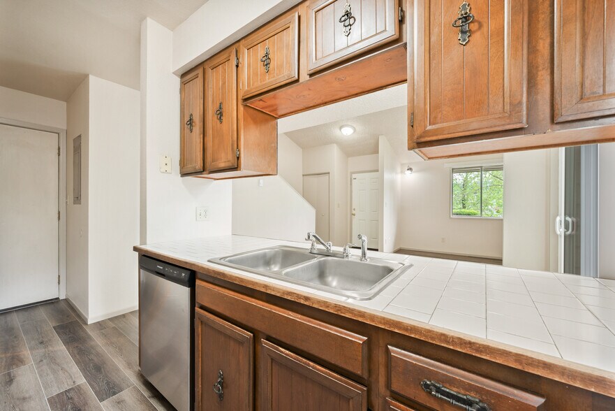 More Photos Of 157 Nevada Dr, Longview Apartments For Sale