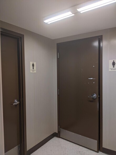 More Photos Of 10 W National Rd, Vandalia Drugstore For Lease