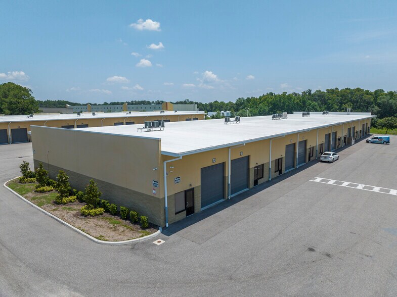 More Photos Of 3928 Anchuca Dr, Lakeland Warehouse For Lease