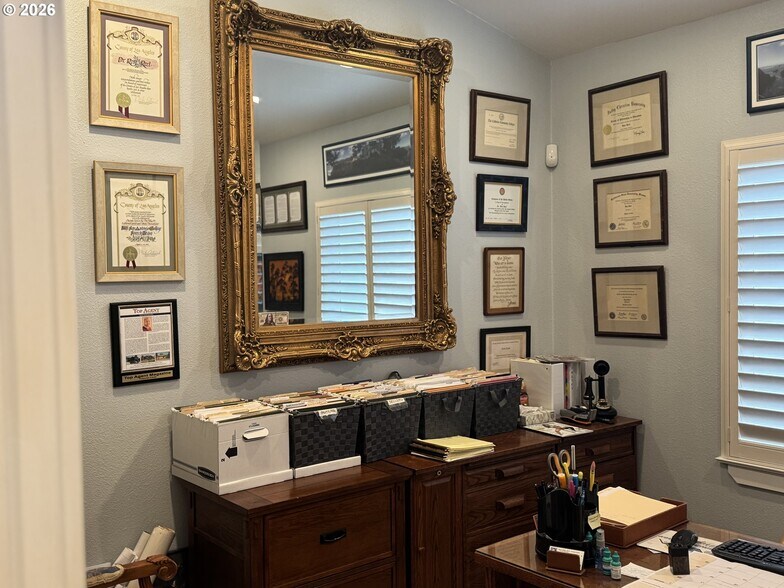 More Photos Of 937 Chetco Ave, Brookings Office Residential For Sale