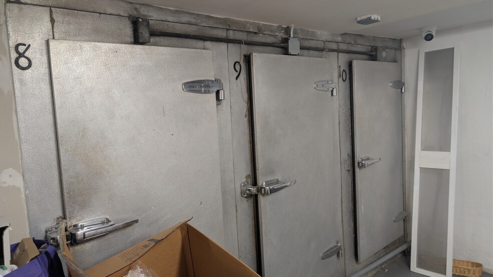 More Photos Of 5742-5744 N Milwaukee Ave, Chicago Storefront Retail Residential For Lease