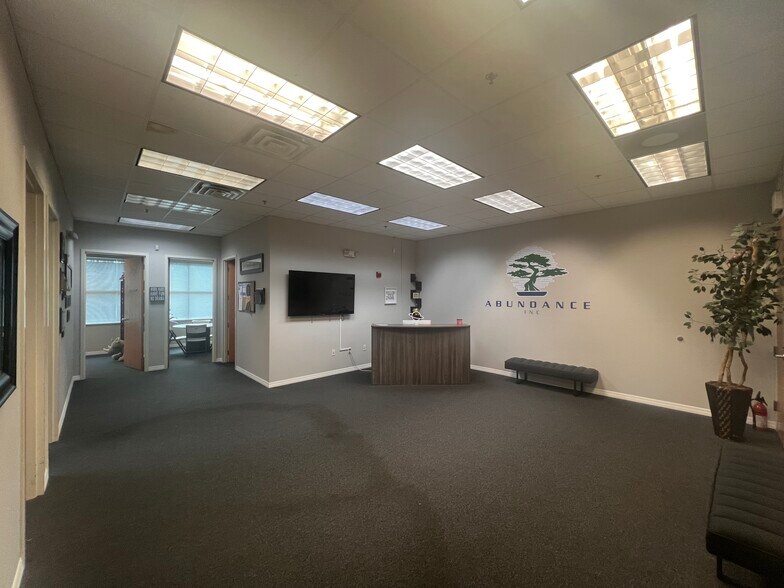 More Photos Of 1277 N Semoran Blvd, Orlando Office For Lease