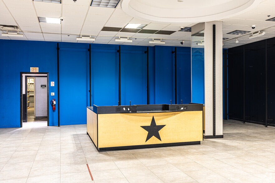 More Photos Of 18813 E 39th St, Independence Unknown For Lease