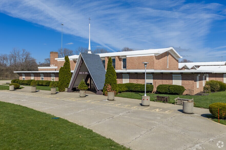 More Photos Of 2812 Harvard Ave NW, Canton Assisted Living For Sale