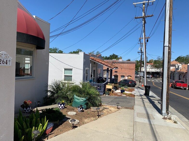 More Photos Of 264 Spring St, Pleasanton Storefront Retail Office For Lease
