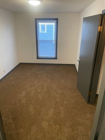 More Photos Of 2820 Collingwood Blvd, Toledo Apartments For Sale