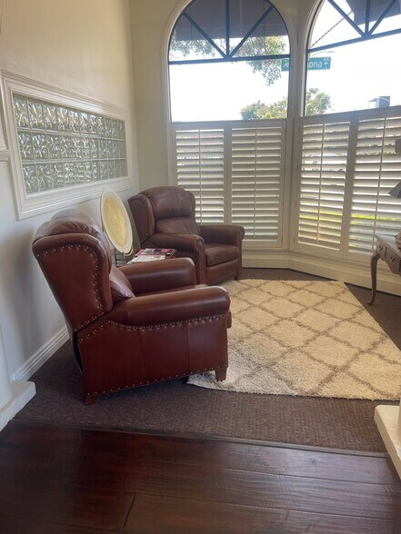 More Photos Of 4490 Piedmont Ave, Oakland Office For Sale