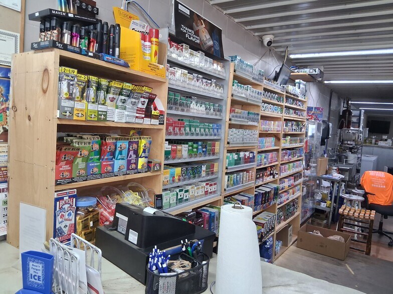 More Photos Of 2013 Tennessee St, Westpoint General Retail For Sale