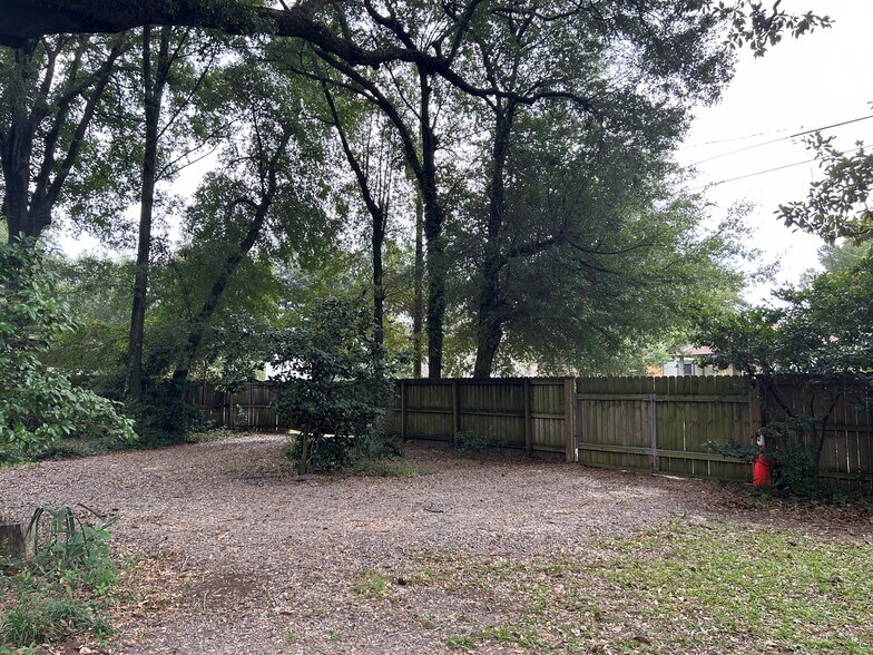 More Photos Of 1935 Cosgrove Ave, North Charleston Office For Sale