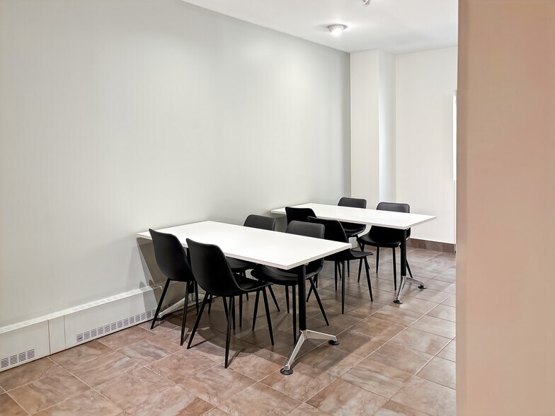 More Photos Of 111 2 Ave S, Saskatoon Coworking Space