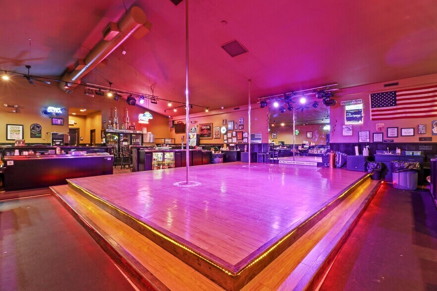 More Photos Of 1477 W Main St, Plymouth Bar For Sale