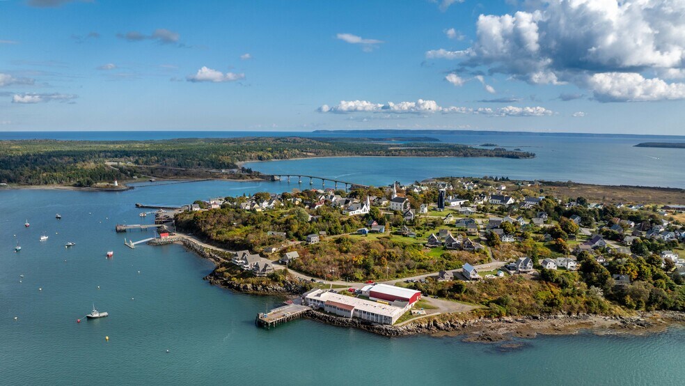 More Photos Of 69 Johnson St, Lubec Hotel For Sale