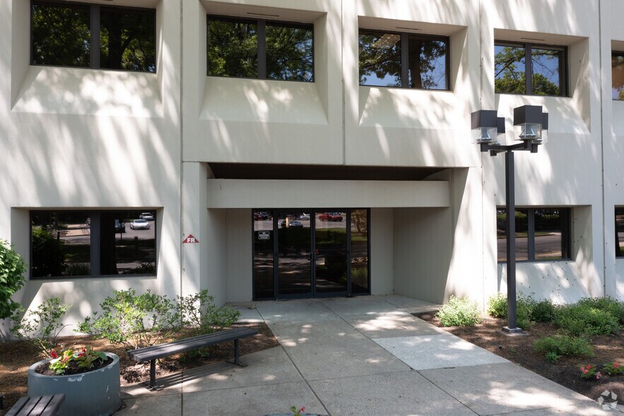 More Photos Of 101 College Rd E, Princeton Medical For Lease