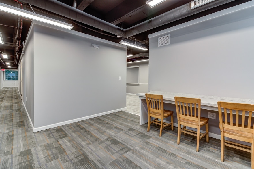 More Photos Of 25300 Lorain Rd, North Olmsted Medical For Lease