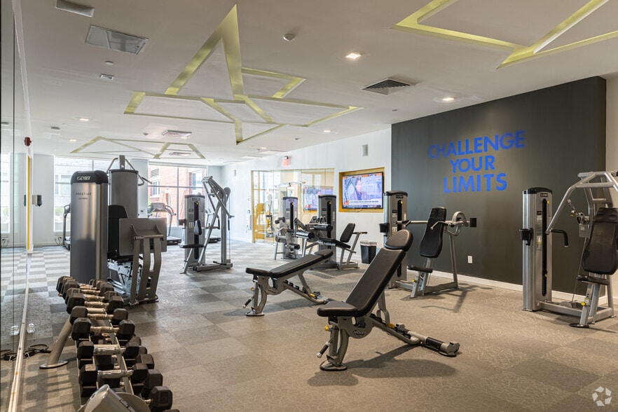 More Photos Of 165 W McMillan St, Cincinnati Apartments For Lease