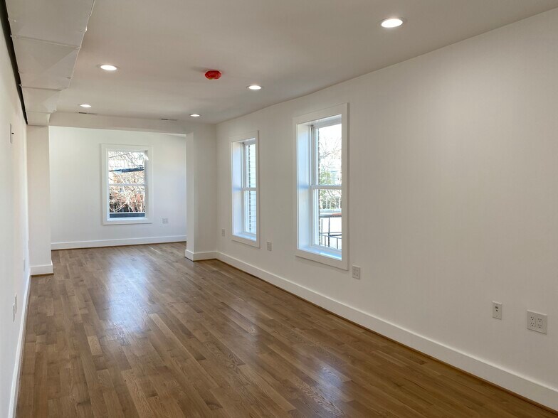 More Photos Of 515 11th St SE, Washington Storefront Retail Office For Sale