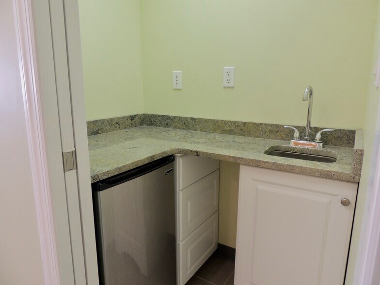 More Photos Of 100 S Highland Ave, Ossining Office For Lease