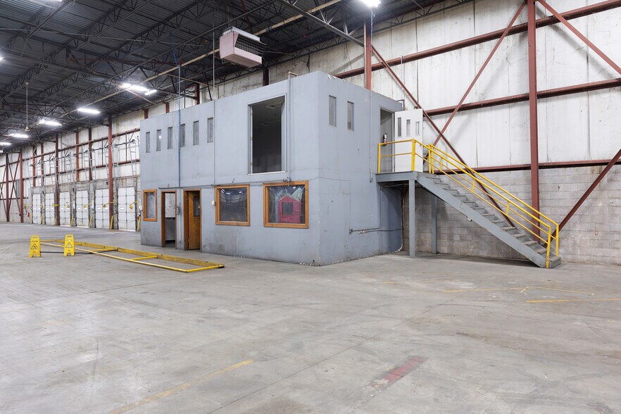 More Photos Of 479 Swanson Dr, Dresden Manufacturing For Lease