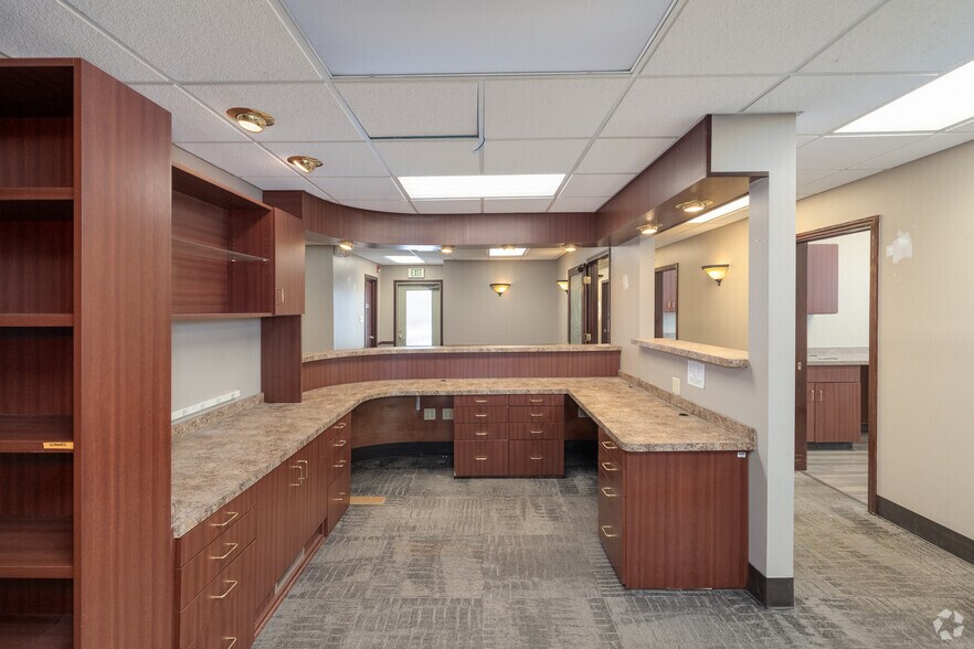 More Photos Of 2828 E State Blvd, Fort Wayne Medical For Sale