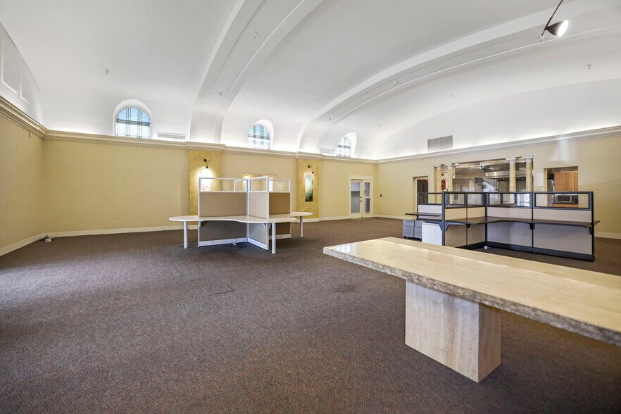 More Photos Of 155 8th St N, Saint Petersburg Office Residential For Lease