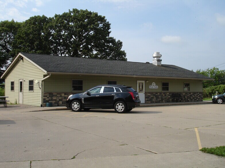 Primary Photo Of 23991 3rd St, Trempealeau Restaurant For Sale