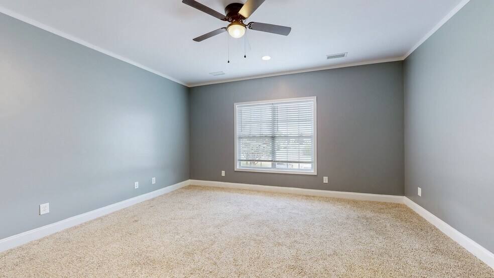 More Photos Of 239 Veterans Pky, Murfreesboro Office For Sale