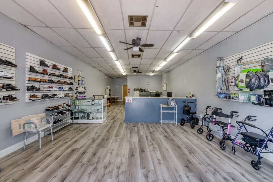 More Photos Of 101 N L St, Dinuba Storefront For Sale
