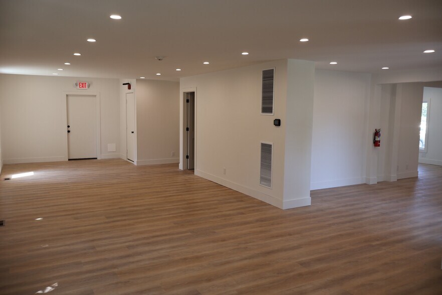Primary Photo Of 32 Chichester Ave, Center Moriches Warehouse For Lease