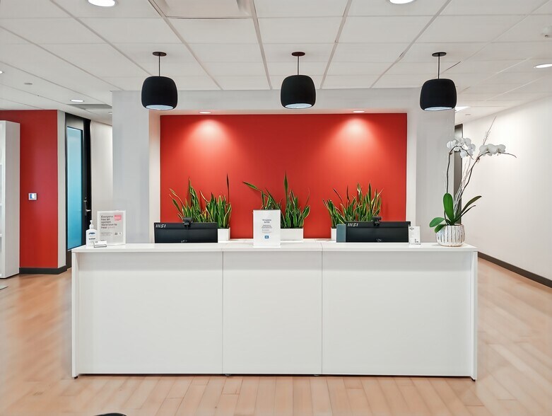 More Photos Of 201 St. Charles Ave, New Orleans Coworking Space