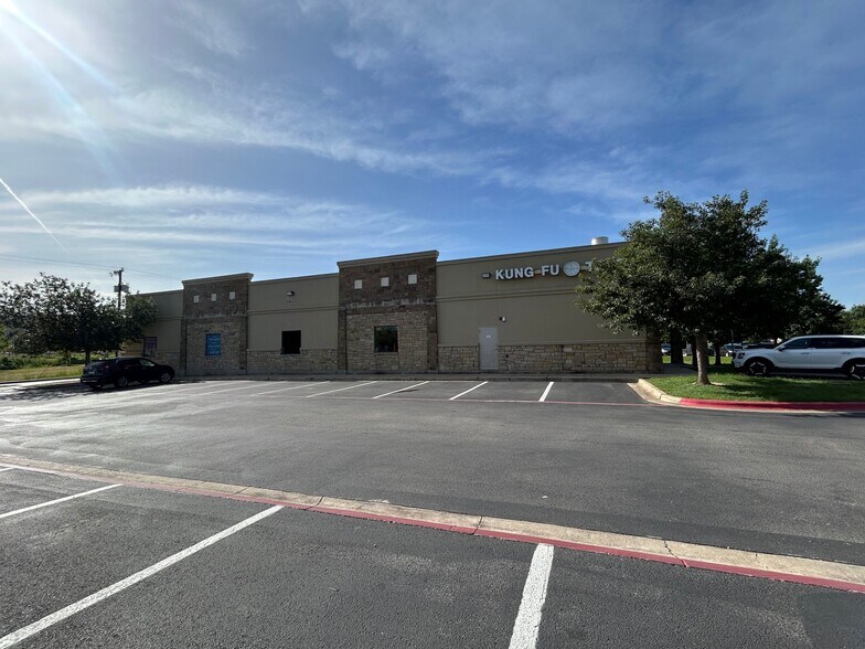More Photos Of 2401 S A W Grimes Blvd, Round Rock Freestanding For Sale