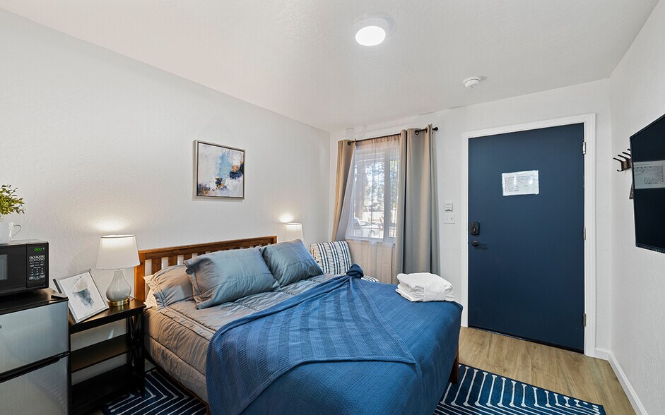 More Photos Of 3918 Pioneer Trl, South Lake Tahoe Hotel For Sale