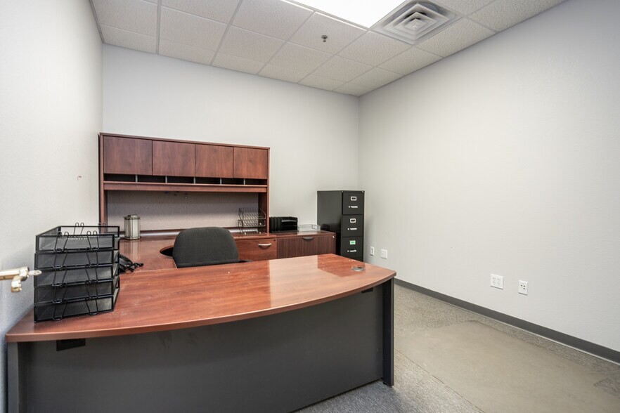 More Photos Of 201 W California St, Gainesville Office For Lease