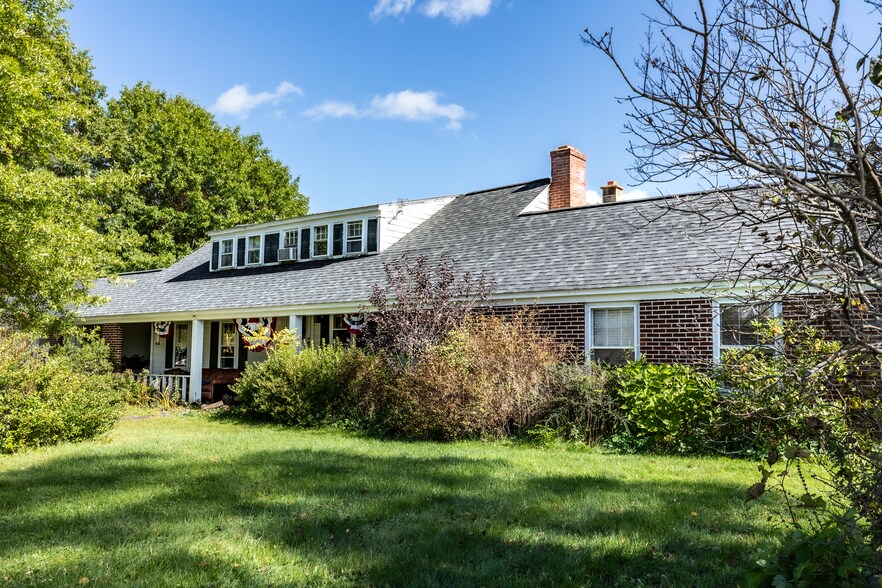 More Photos Of 4 Whitman Rd, Stephentown Sports And Entertainment For Sale