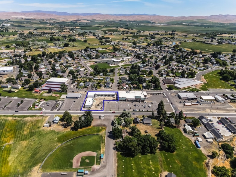 More Photos Of 123 First Ave, Zillah General Retail For Lease