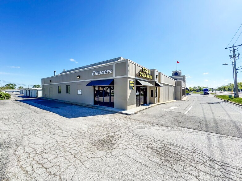 More Photos Of 2101 W Broadway Ave, Columbia General Retail For Lease